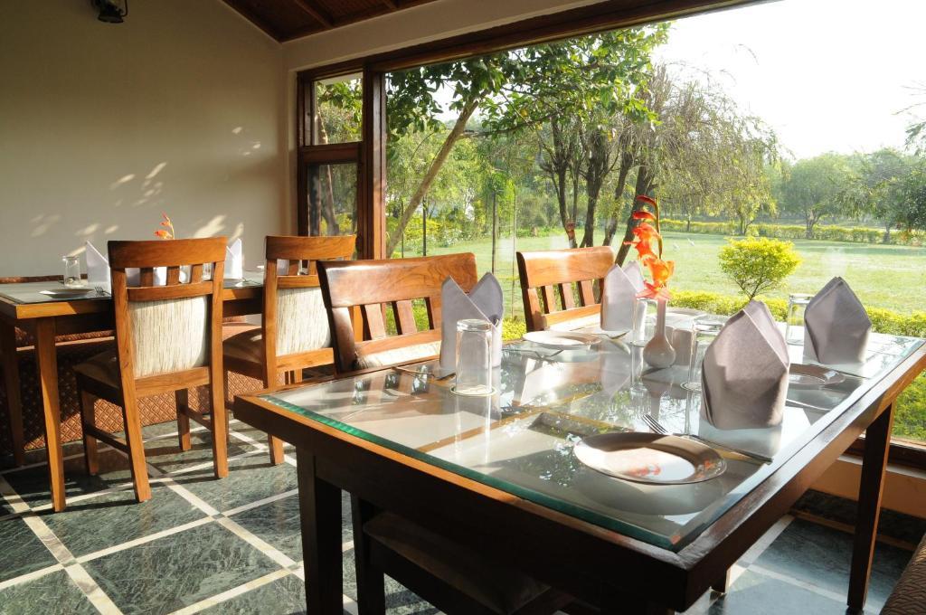Naturoville Ayurvedic And Yoga Retreat Hotel ริชิเคช ภายนอก รูปภาพ