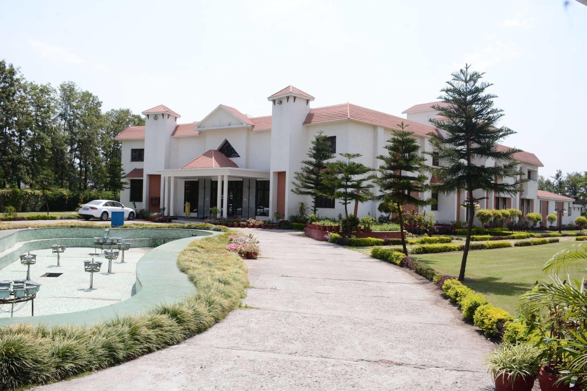 Naturoville Ayurvedic And Yoga Retreat Hotel ริชิเคช ภายนอก รูปภาพ