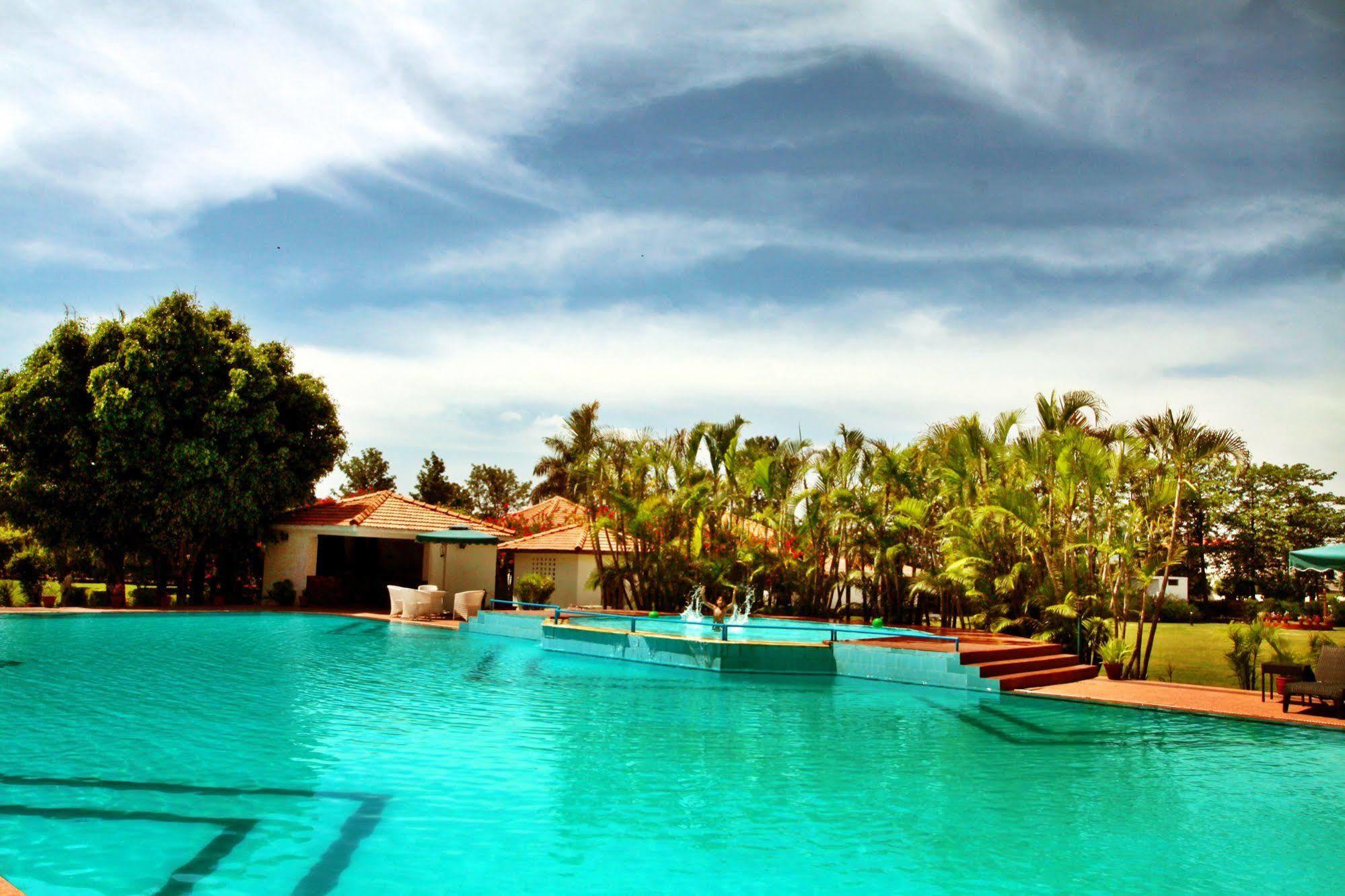 Naturoville Ayurvedic And Yoga Retreat Hotel ริชิเคช ภายนอก รูปภาพ