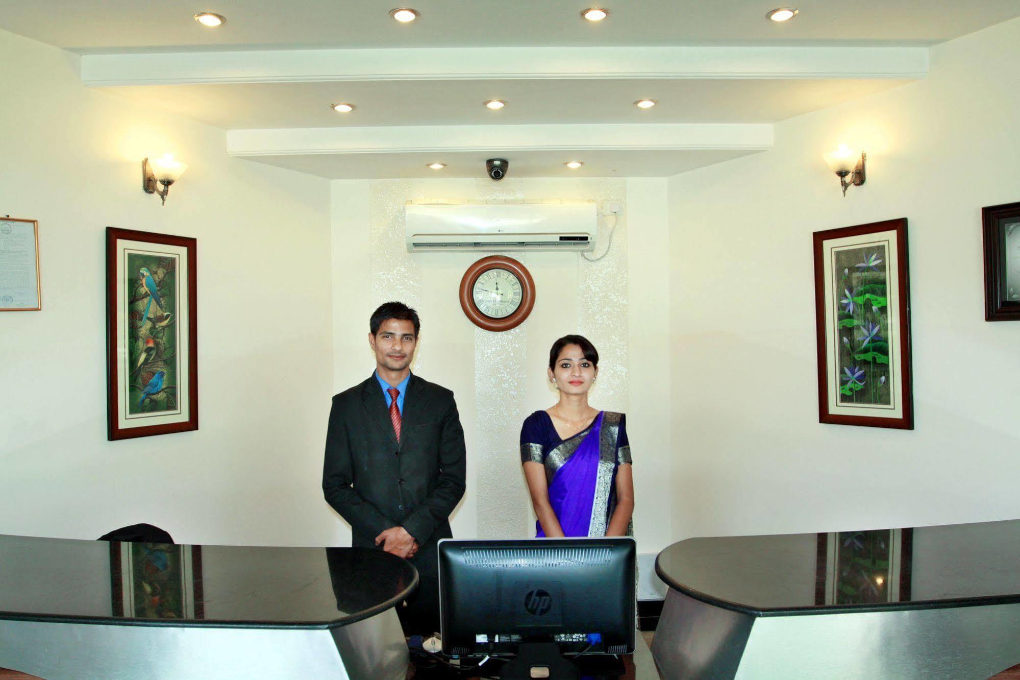 Naturoville Ayurvedic And Yoga Retreat Hotel ริชิเคช ภายนอก รูปภาพ