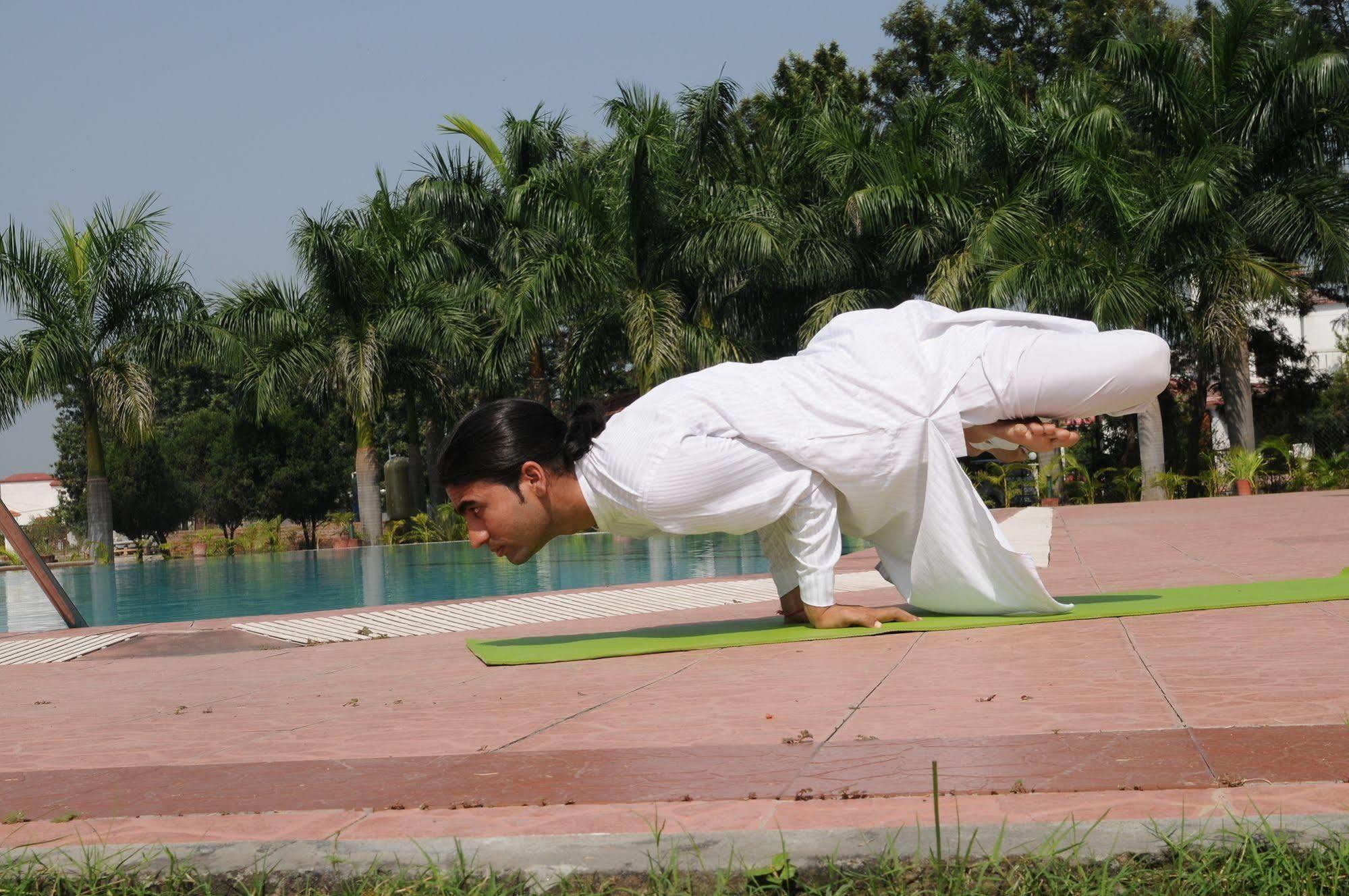 Naturoville Ayurvedic And Yoga Retreat Hotel ริชิเคช ภายนอก รูปภาพ